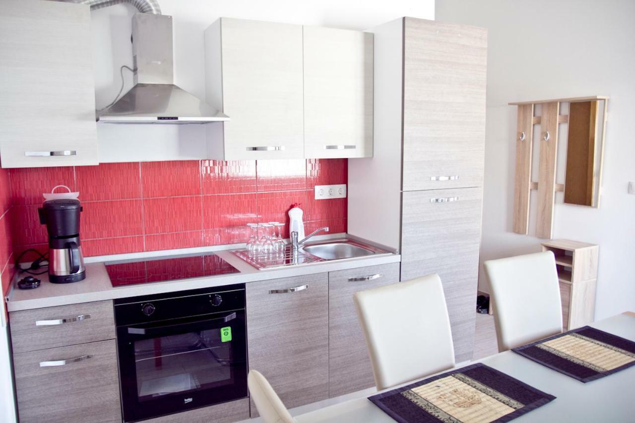 Apartmani Mira Klenovica Kültér fotó
