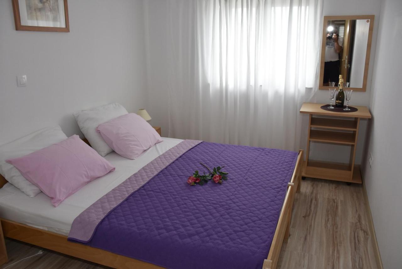 Apartmani Mira Klenovica Kültér fotó